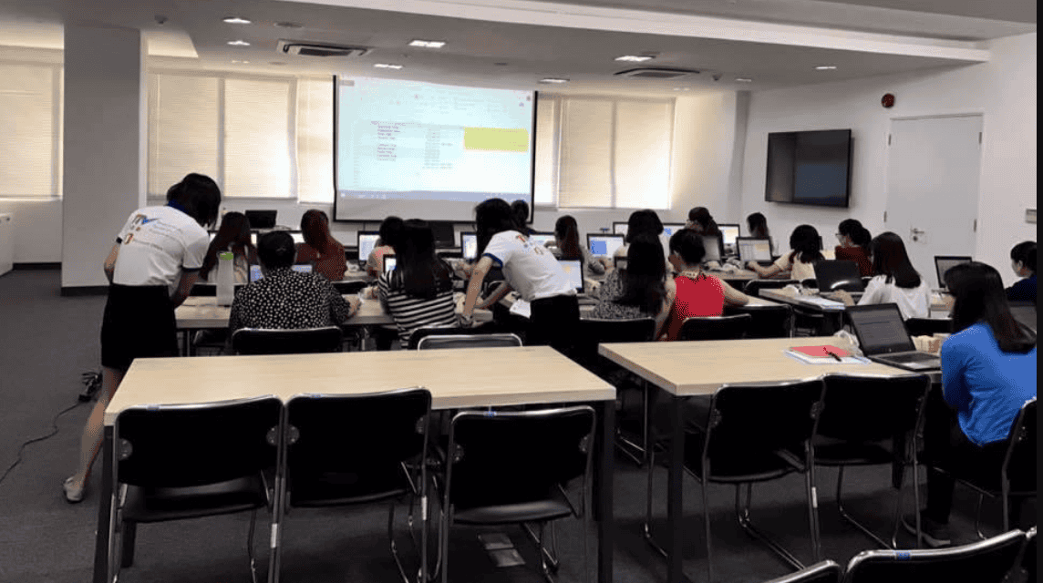 Lớp học tin học văn phòng tại Trí tuệ Việt